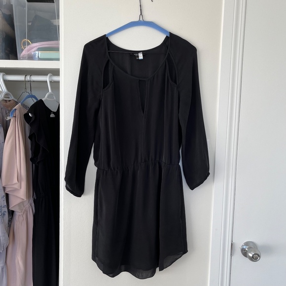 Aritzia Babaton⎜CUTOUT NECKLINE SILK MINI DRESS⎜SANDWASHED BLACK - Picture 7 of 16